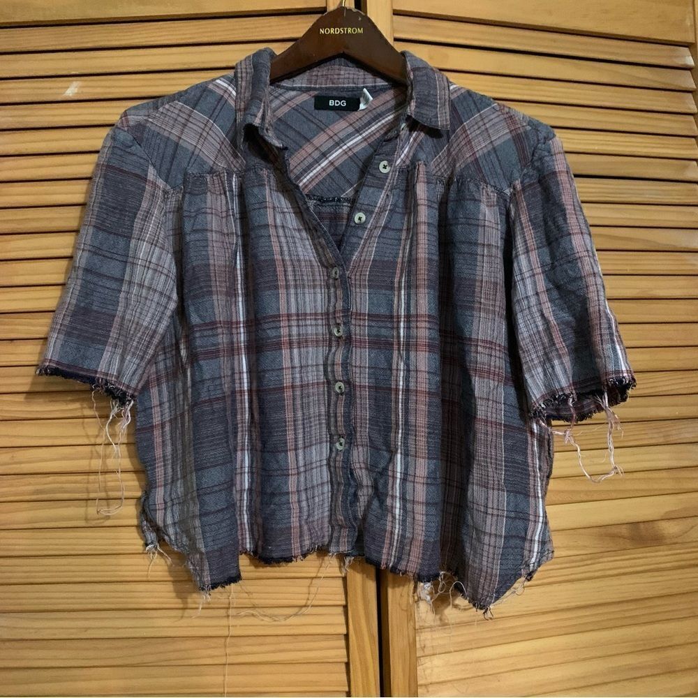 BDG Urban Outfitters Frayed Button up Size XS